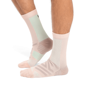 On RunningDoe/Creek calcetín alto de rendimiento