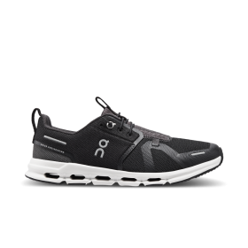 On Running niños negro/eclipse cielo de nubes